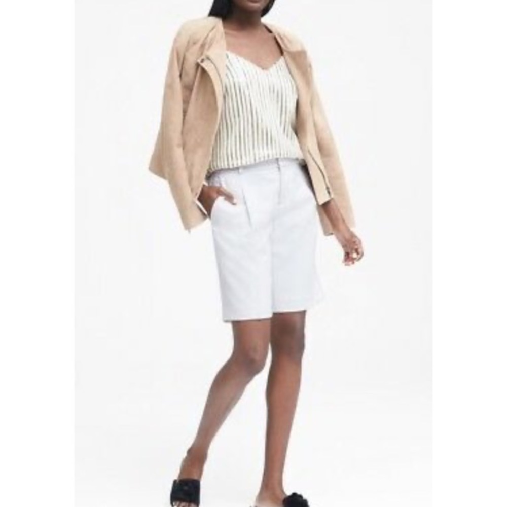 NWOT Banana Republic White 10" Bermuda Short